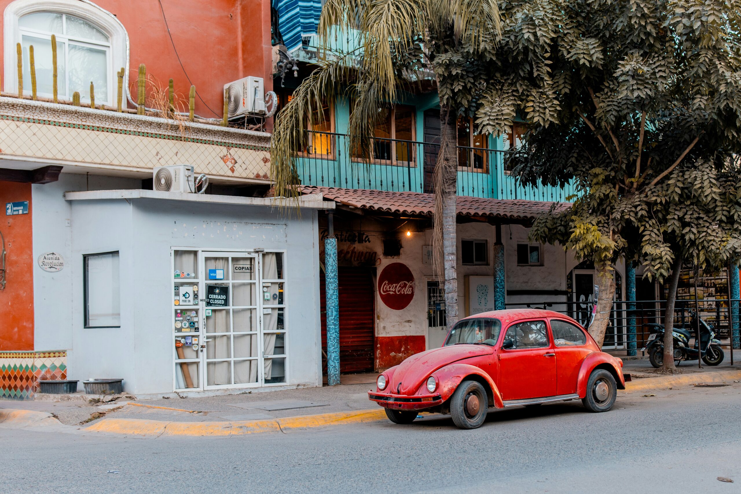 Generic stylish background image for vocabulary article: "tarde"
