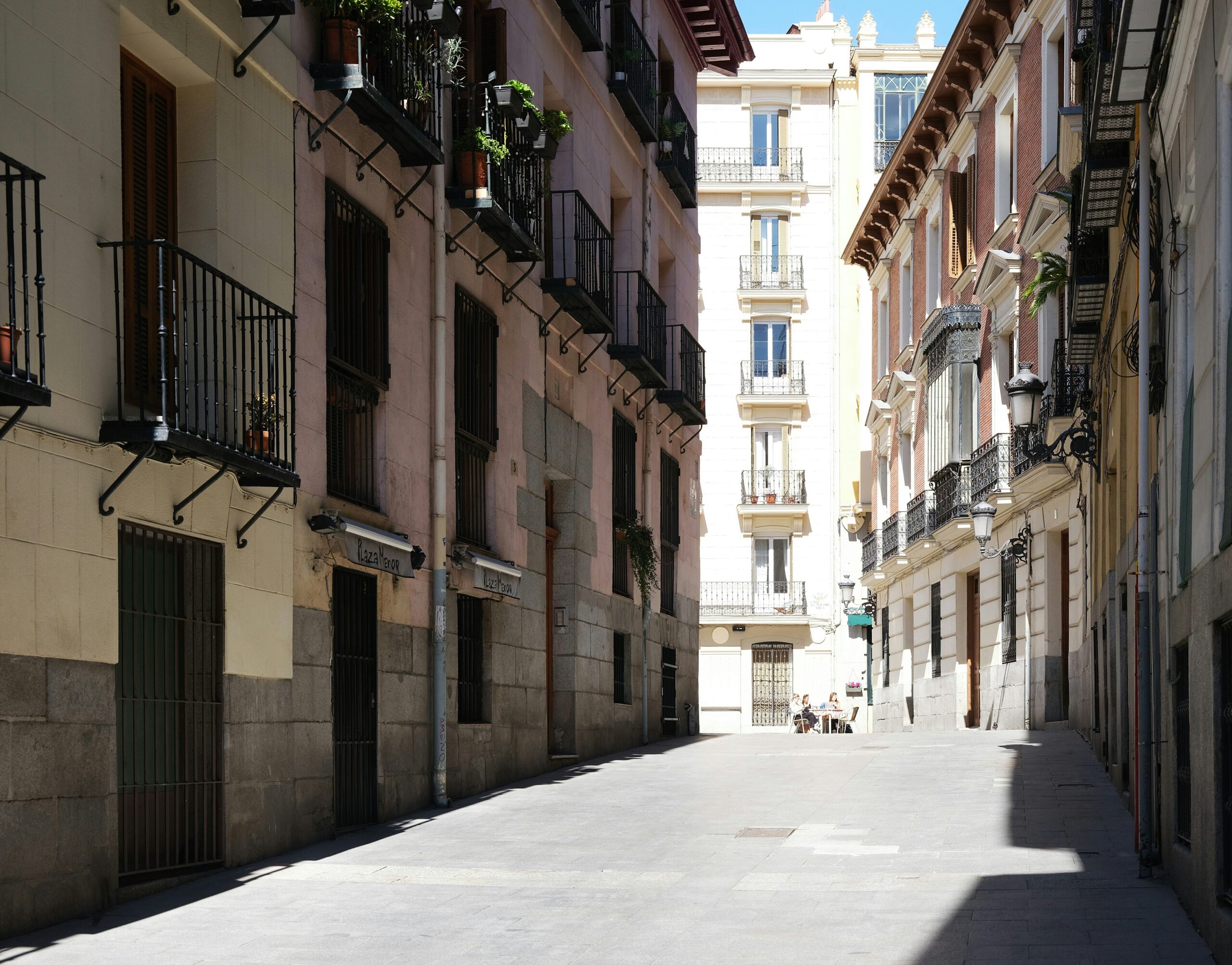 Stylish background for Spanish pronunciation article