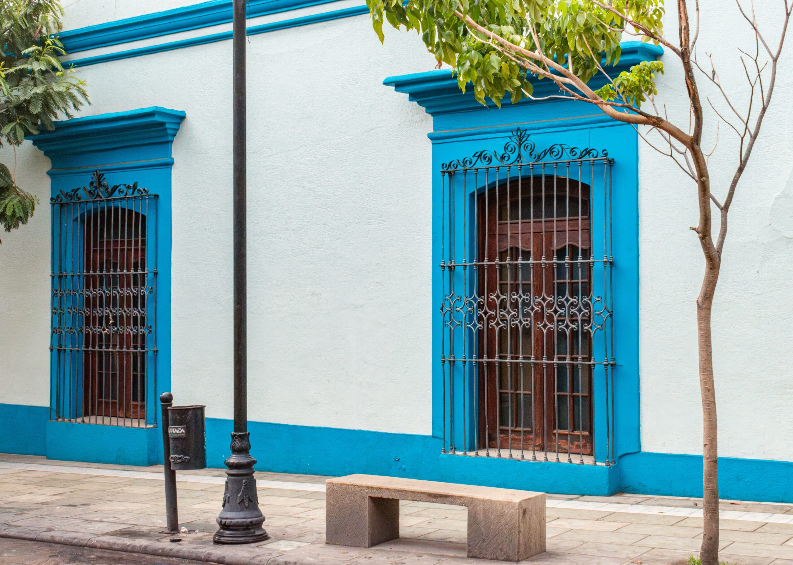 Stylish background for Spanish pronunciation article