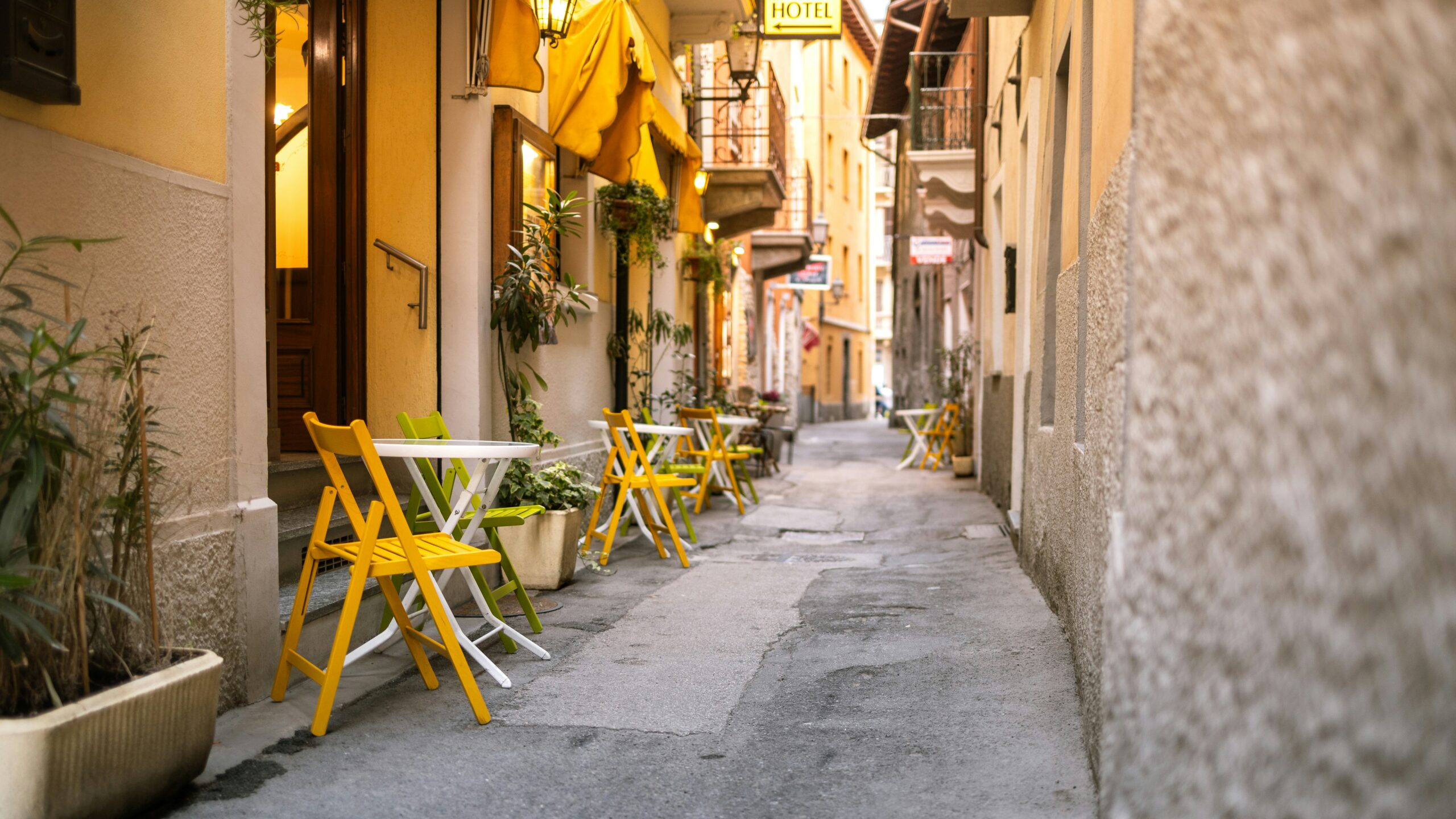 Generic stylish background image for vocabulary article: "quizá"