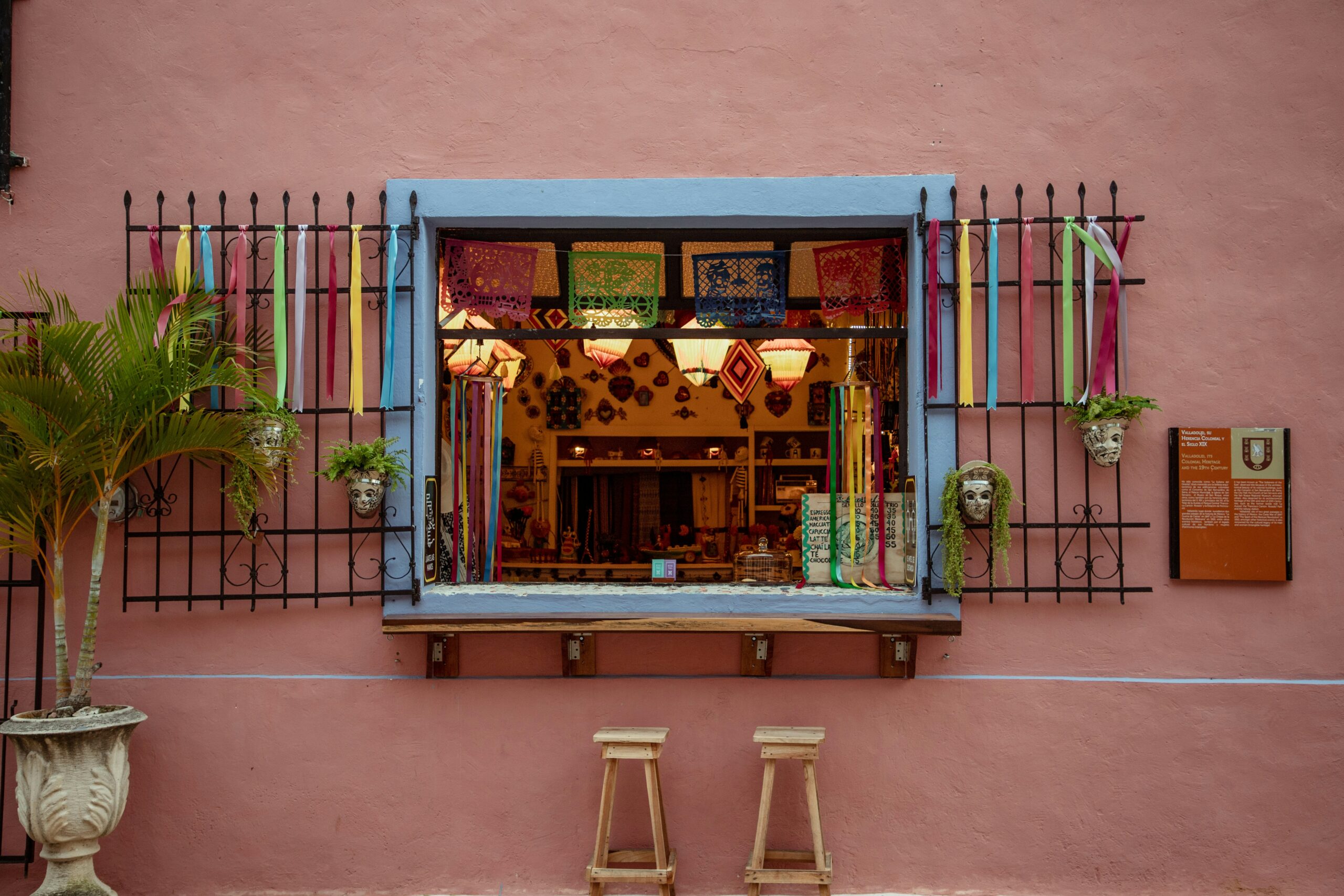 Stylish background for Spanish Study Tips article