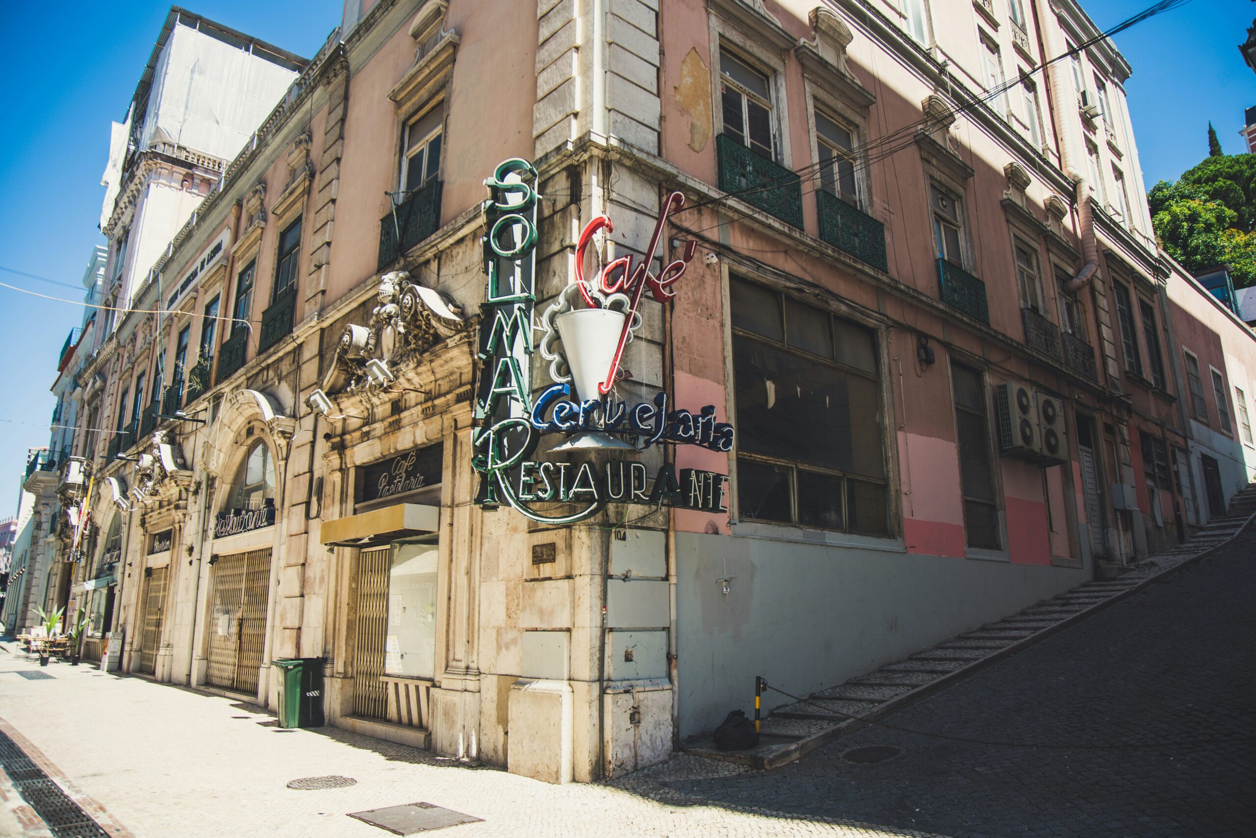Stylish background for Spanish pronunciation article